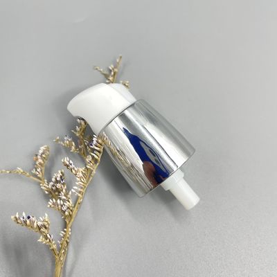 Pompa Perawatan Plastik Perak 0.2ML / T Pelembab Tangan 20/410 Penutupan Logam