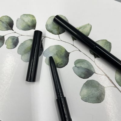 Kapasitas pengisian 0,08g Pensil Alis Kosong Gaya Ramping Tinggi 123mm Diameter 6mm Wadah Rias Plastik